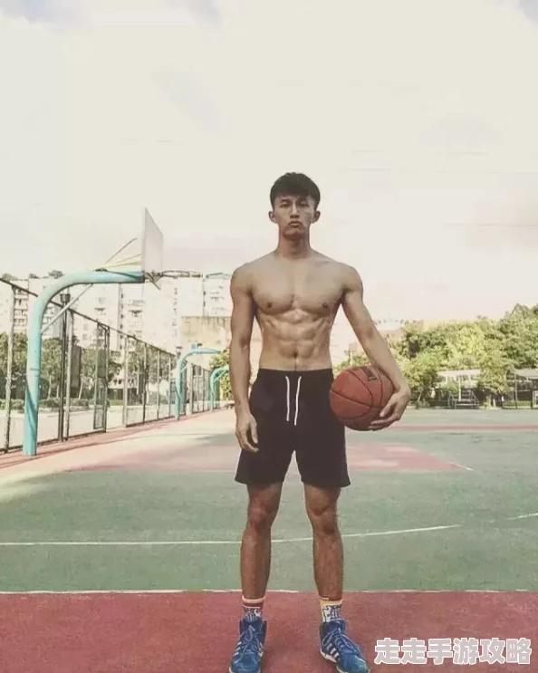 体育生男gayxvideos内容涉及男性同性恋者在体育运动中的生活和情感表达
